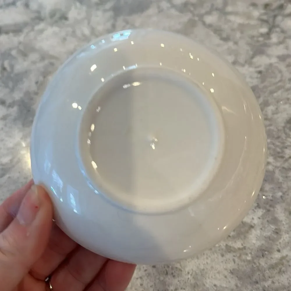 ✨ Ceramic Lotus Jewelry Dish – 4.25” Diameter